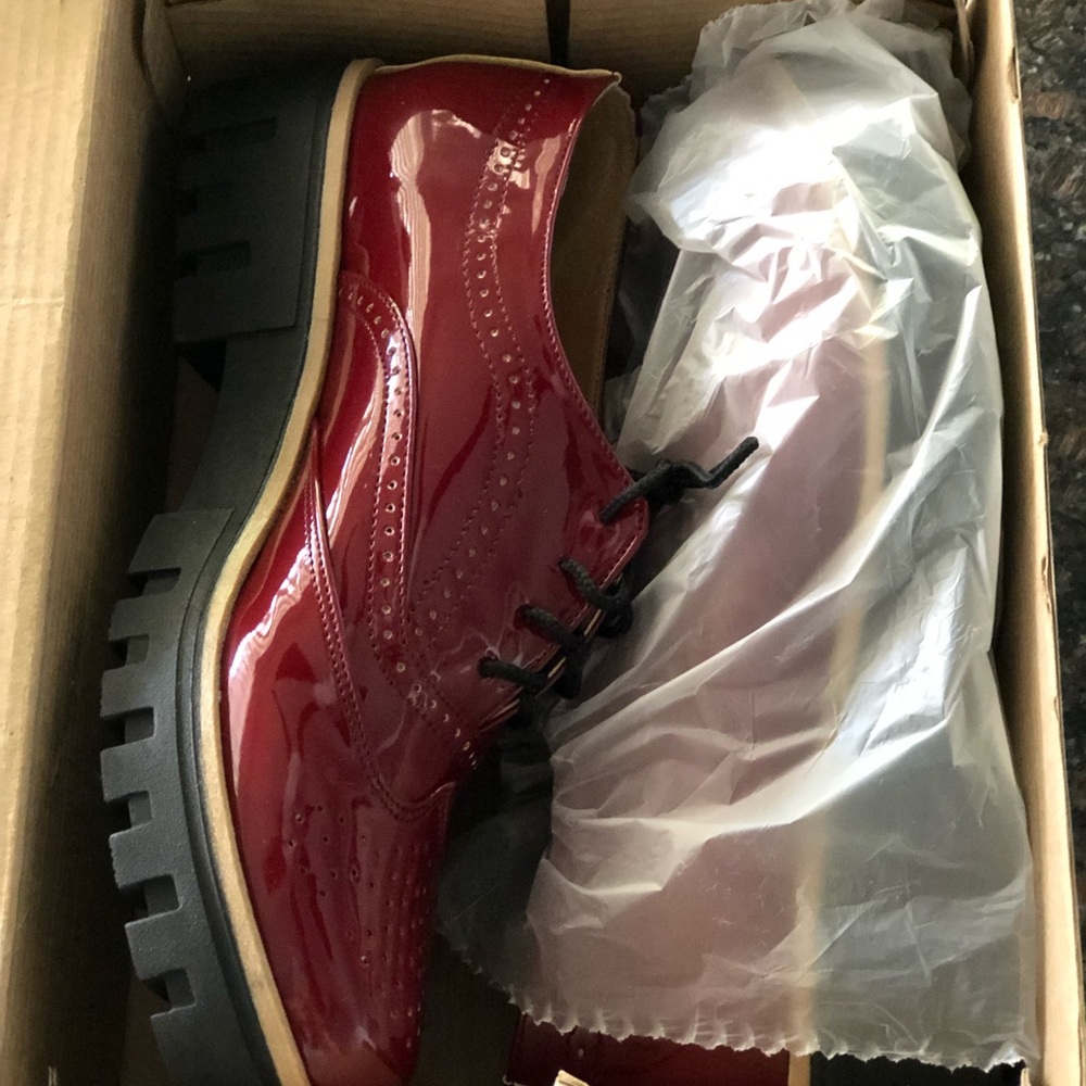 Burgundy color chunky oxfords - Picture 2 of 7